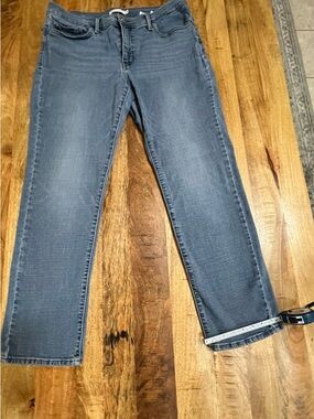 Levi's Men’s Mid Blue Straight Jeans